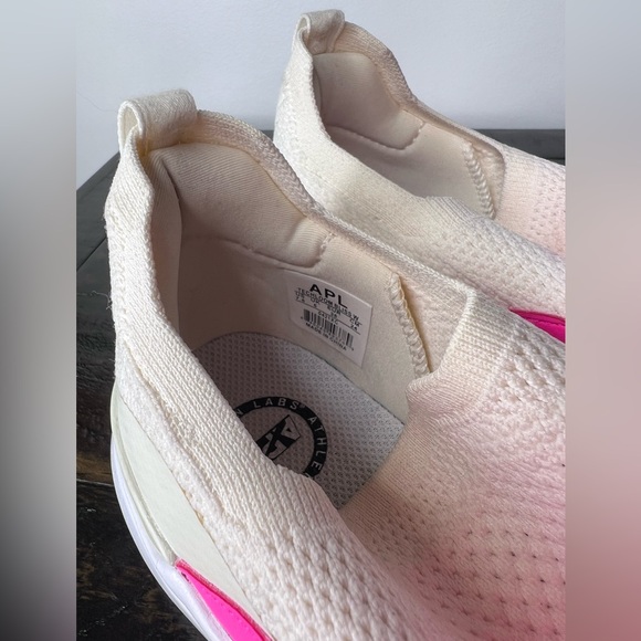 APL TECHLOOM BLISS WOMENS 7.5 SLIP ON SNEAKER EUC - Picture 13 of 13